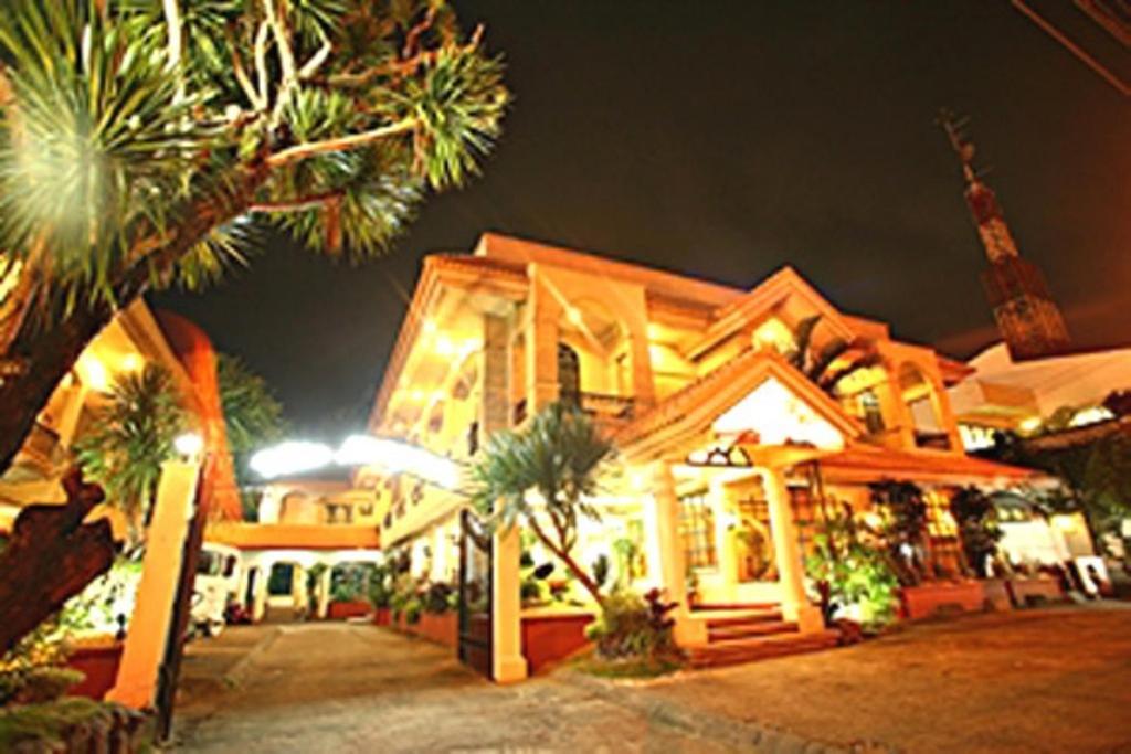 Villa Margarita Hotel Davao Exterior photo