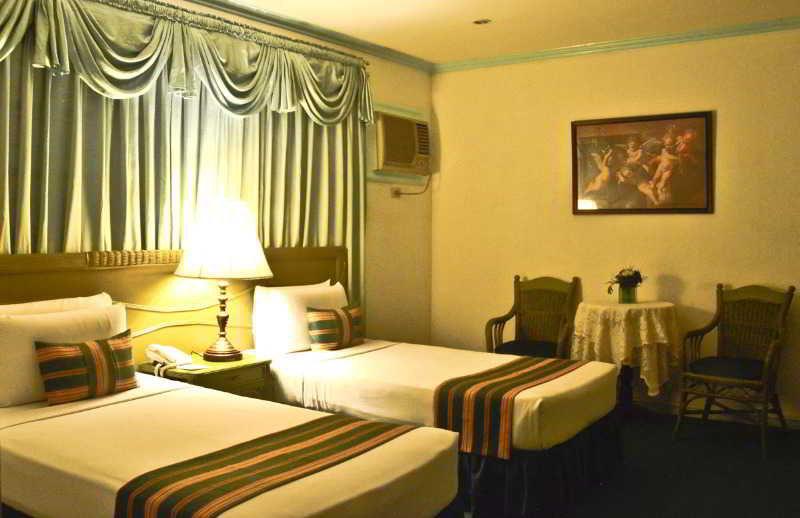 Villa Margarita Hotel Davao Exterior photo