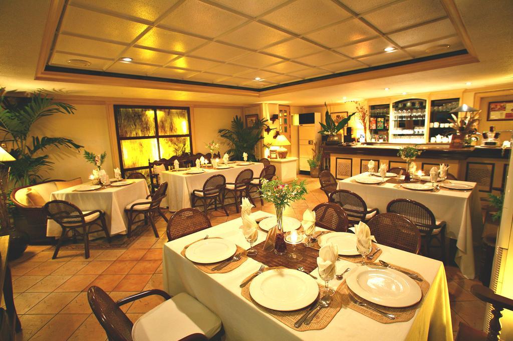 Villa Margarita Hotel Davao Exterior photo